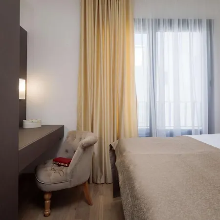 Four Brothers - Middle Floor Apartman *